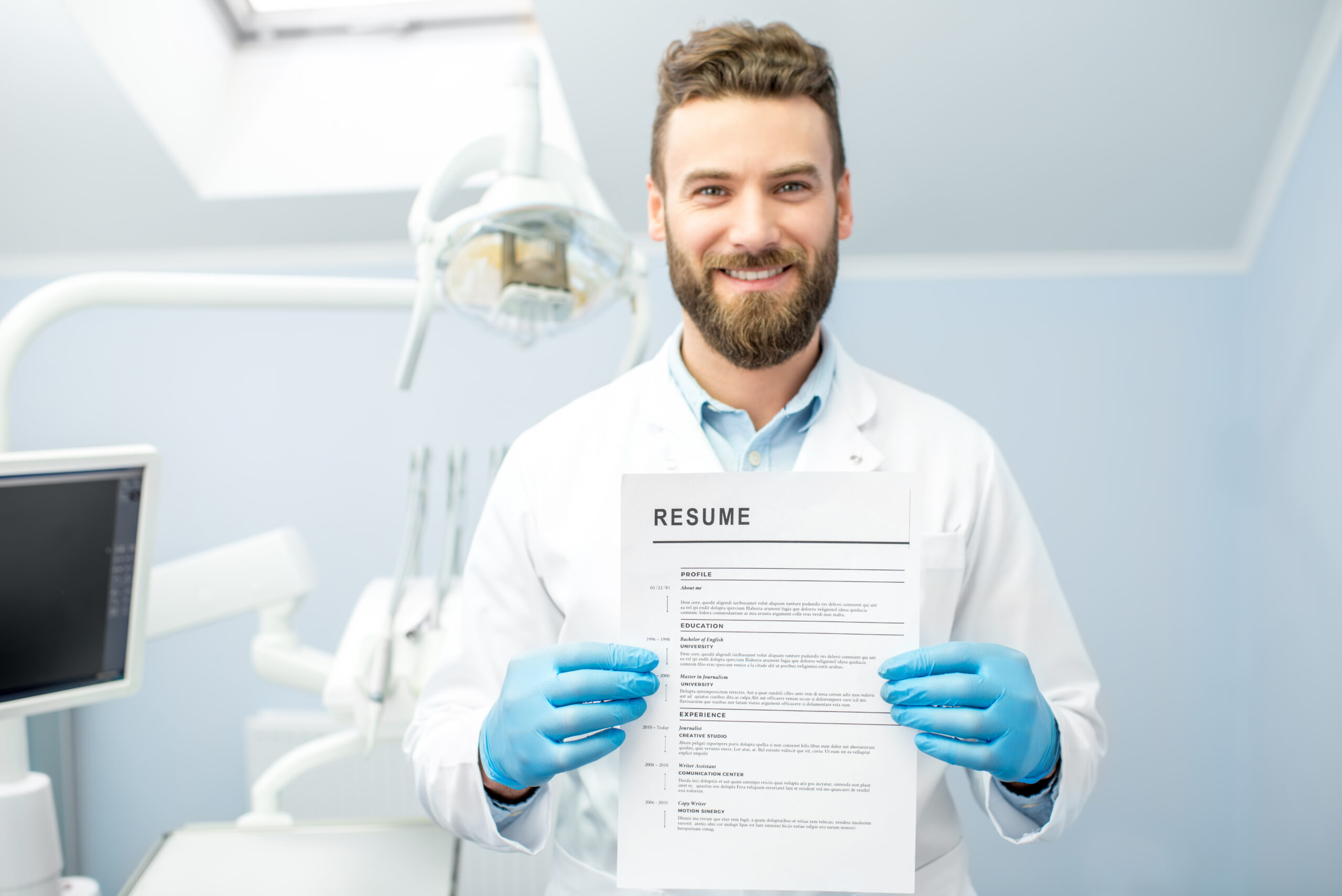 Dentist with resume
